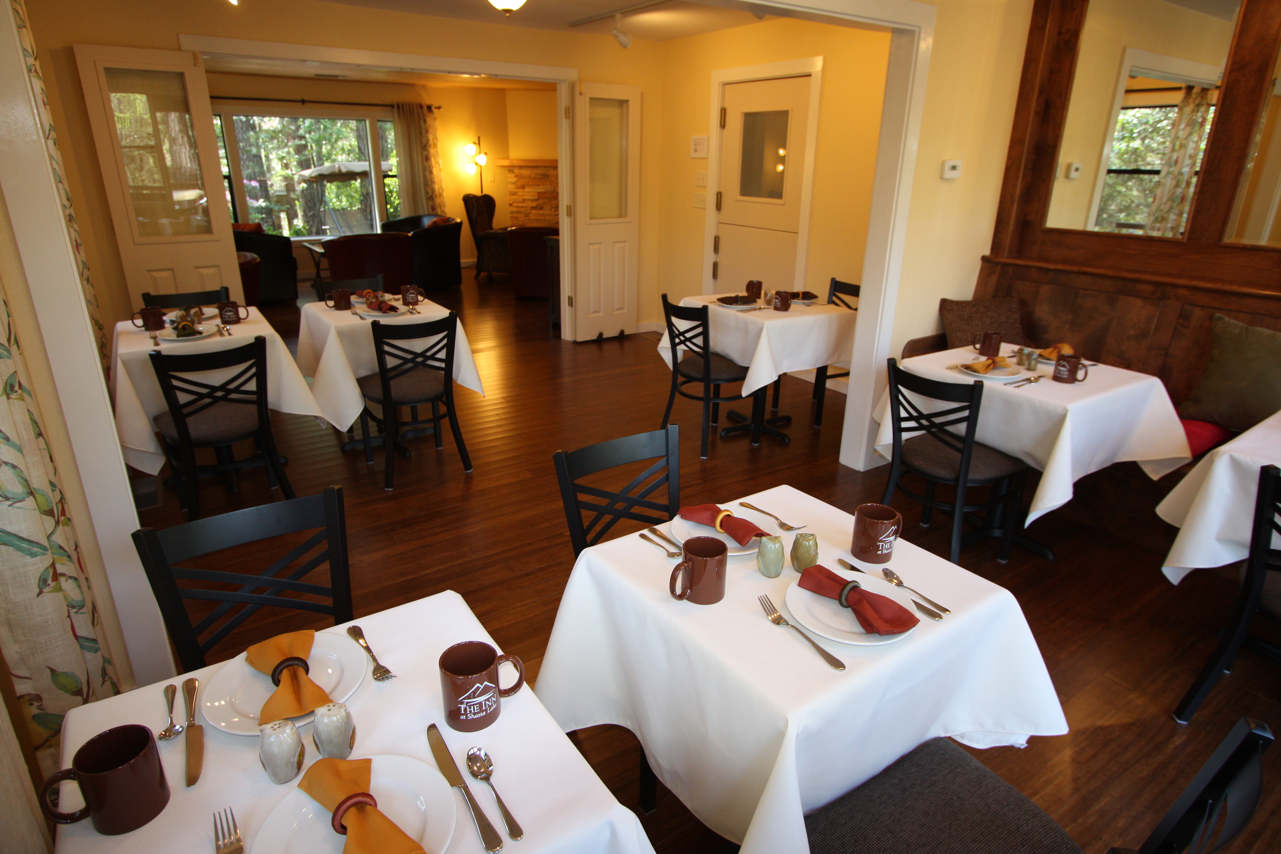 The Inn – Dining and Reception Photos | The Inn At Shasta Lake